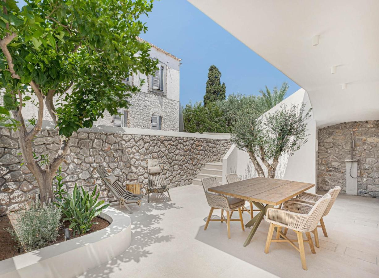 Pearl House - Luxurious New Beach Villa In Spetses Stunning View Ligoneri Eksteriør billede