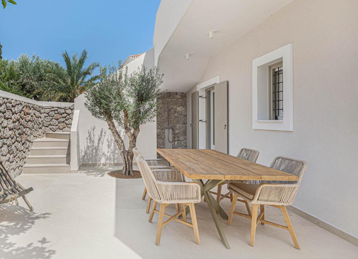 Pearl House - Luxurious New Beach Villa In Spetses Stunning View Ligoneri Eksteriør billede
